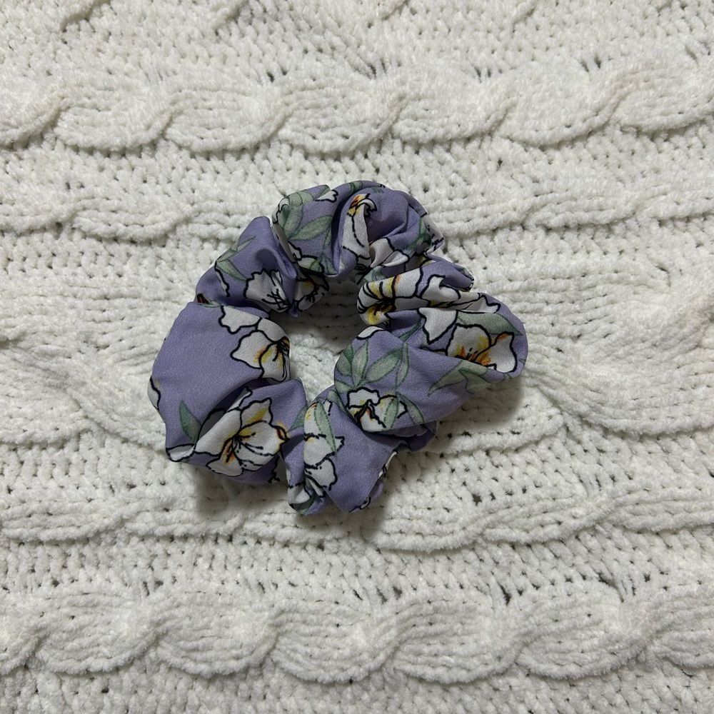3 Piece Scrunchie Bundle - Picture 3 of 5